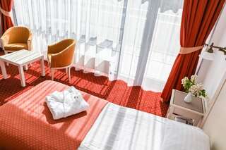 Отель Europa Royale Druskininkai Друскининкай Улучшенный семейный двухместный номер с 2 отдельными кроватями-1